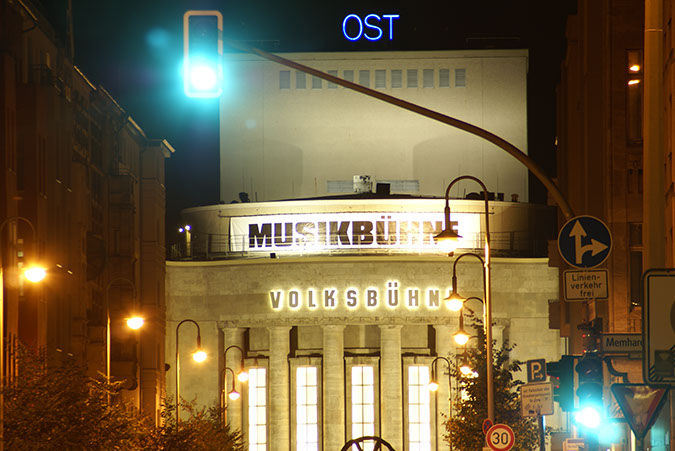 volksbuehne_ost_ampel_gruen